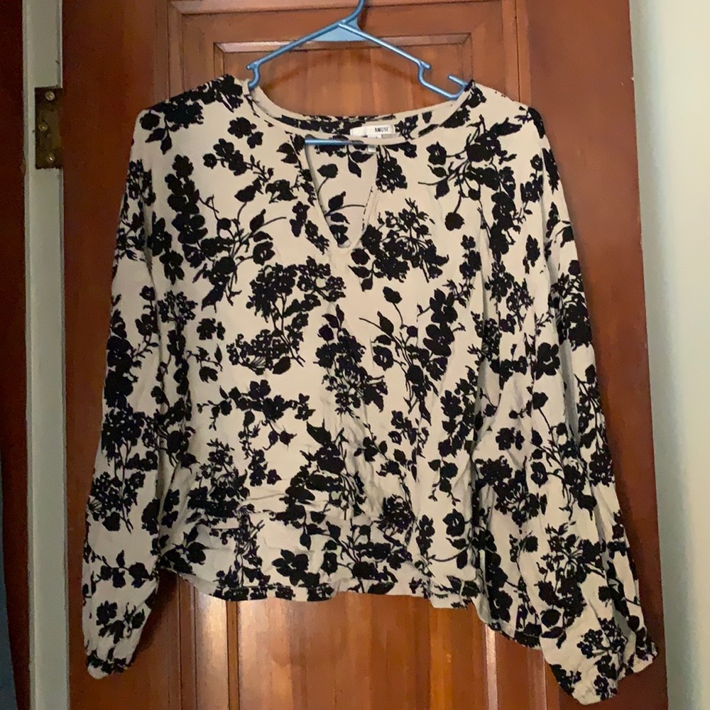Black and tan cropped flowy top